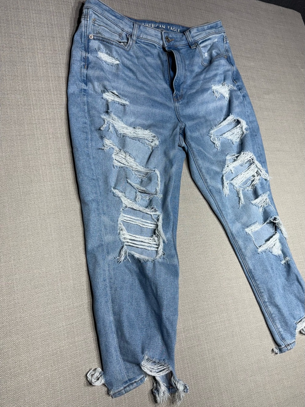 American Eagle Outfitters Light Blue Boyfriend Distressed Jeans